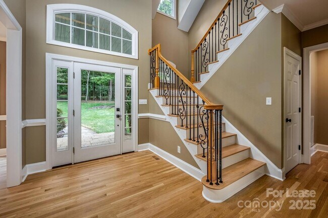 Building Photo - 112 Cedar Bluff Ln