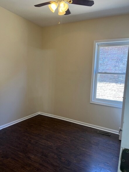 Building Photo - 722 E 91st Pl