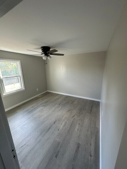 Building Photo - 617 Westridge Dr