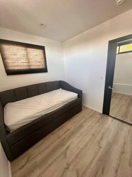 Building Photo - 3426 Gurnard Ave