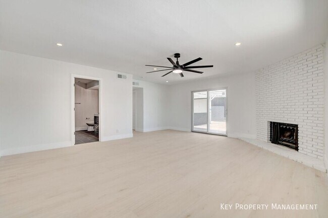 Building Photo - 3962 Euclid St