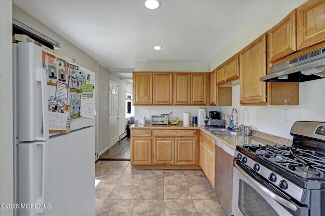 Building Photo - 265 Norgrove Ave