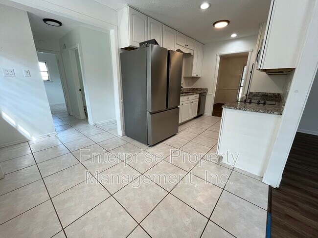 Building Photo - 1764 Chertsy Dr