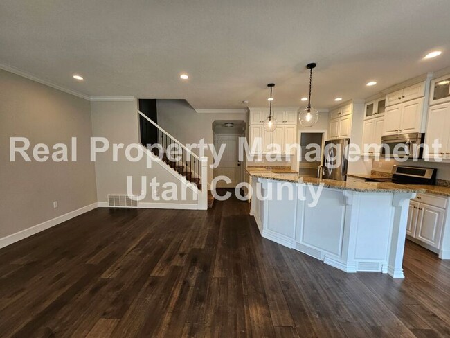 Building Photo - 950 N 940 W