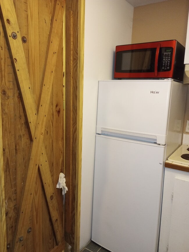 Building Photo - 6505 Augie Lyons Rd