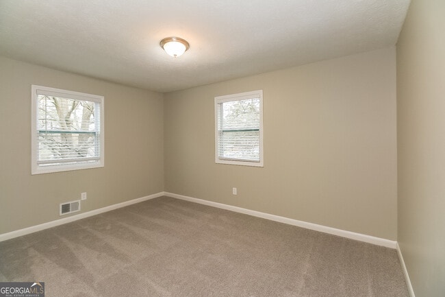 Building Photo - 242 Rountree Rd