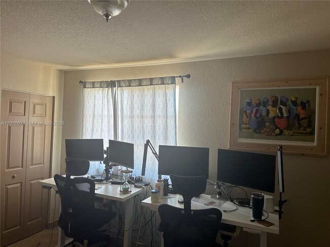 Building Photo - 5954 Royal Way