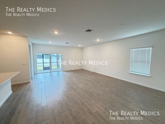Building Photo - 6578 SW 89th Loop