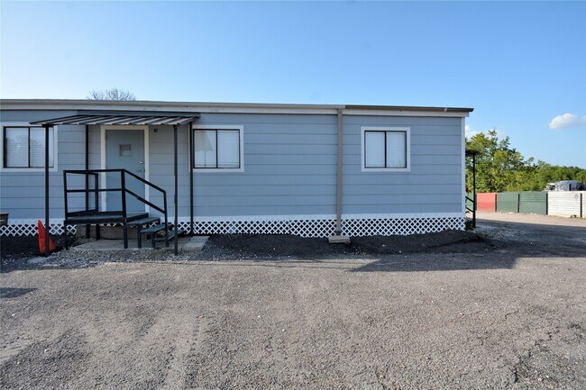 Building Photo - 9224 Canniff St