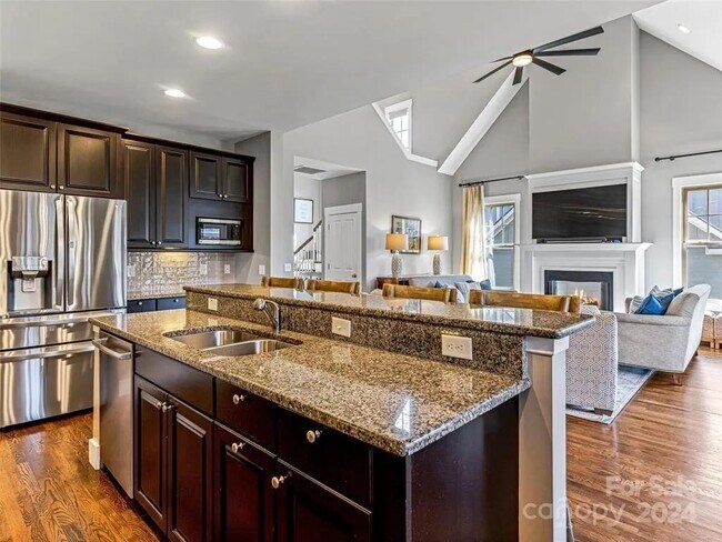 Building Photo - 61 Barnrock Dr