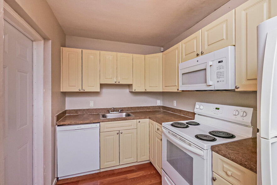 Building Photo - 1107 NW 15th Ct