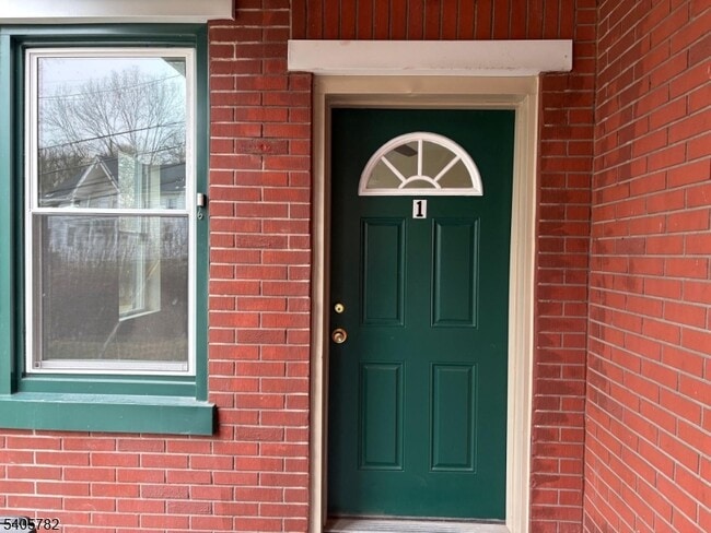 Building Photo - 786 S Main St