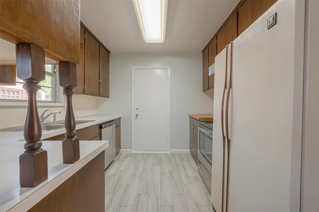 Building Photo - 3426 Bradford St