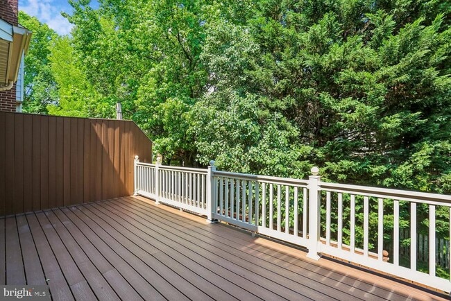 Building Photo - 417 Winding Rose Dr