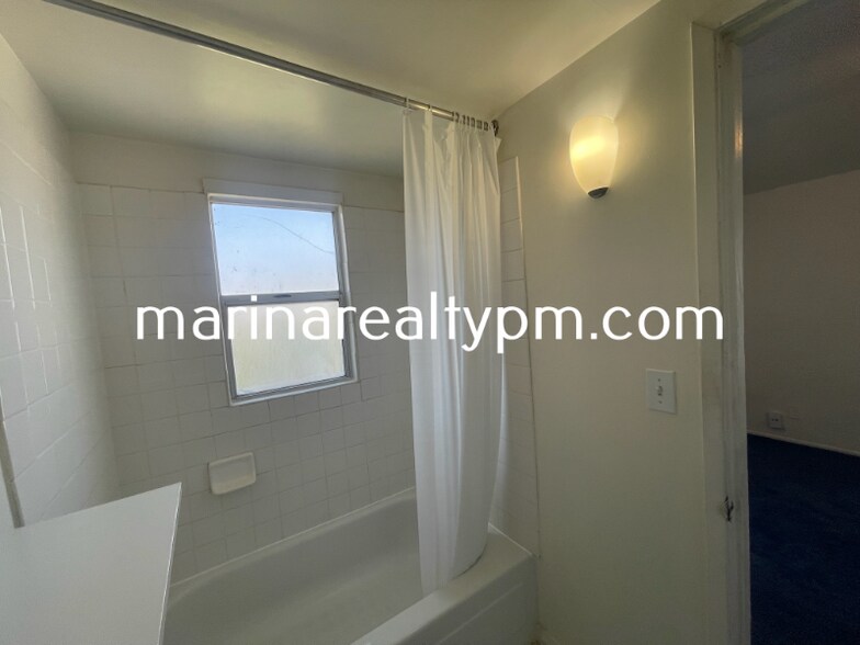 Building Photo - 1716 Marin St