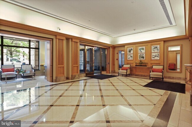 Building Photo - 1