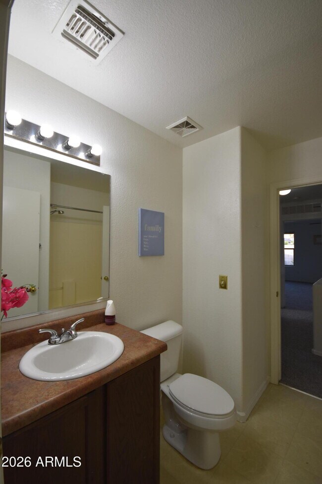 Building Photo - 2404 W Roeser Rd