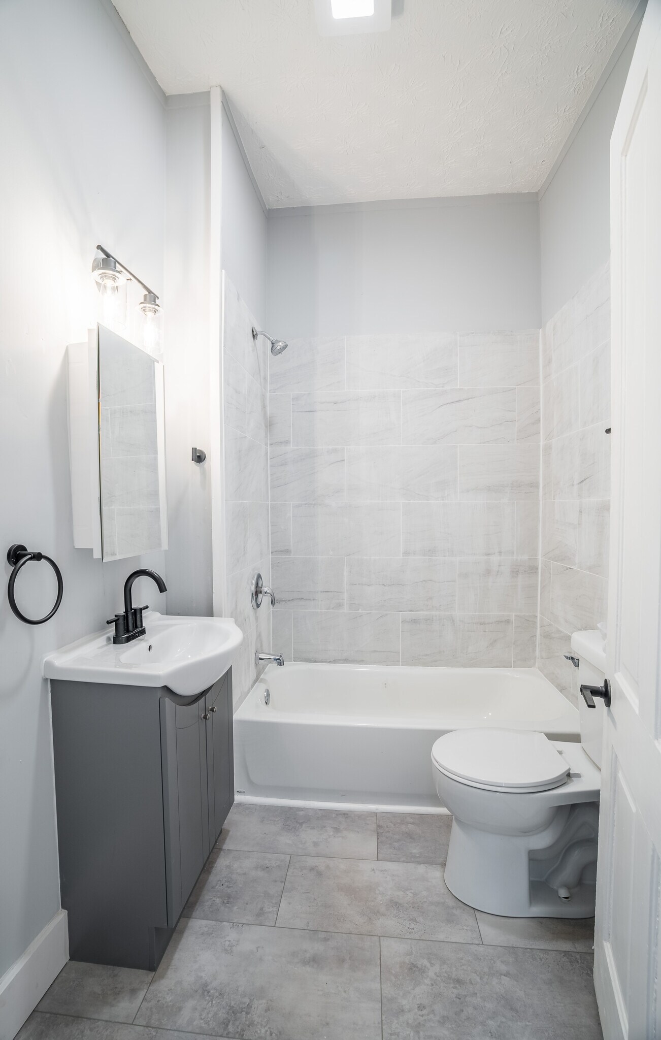 Building Photo - 618 Miami St