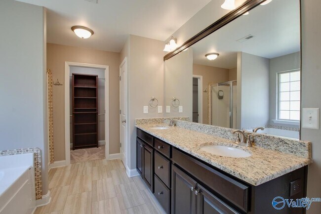 Building Photo - 512 Summer Cove Cir NW