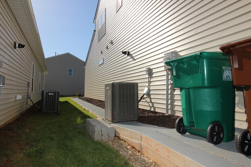 Building Photo - 3941 Angel Hl Ln