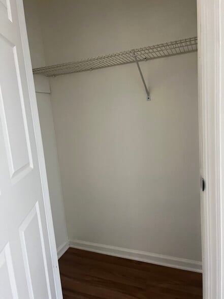 Building Photo - 405 Mill St