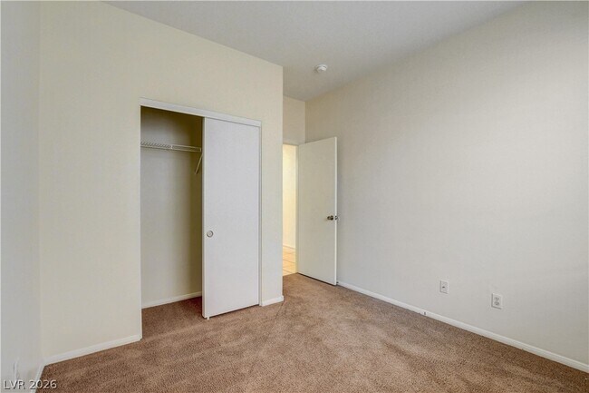 Building Photo - 9890 Ridgehaven Ave