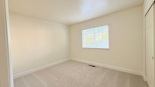 Building Photo - Charming and Move-in Ready, 4BD/2BA, Single-Story Home in Twin Creeks South Estates, San Ramon- A...