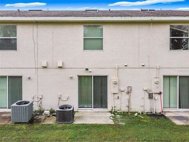 Building Photo - 249 Royal Palm Dr