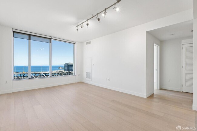 Building Photo - 338 Spear St