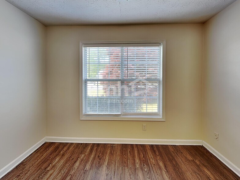 Building Photo - 740 Chatham Park Dr