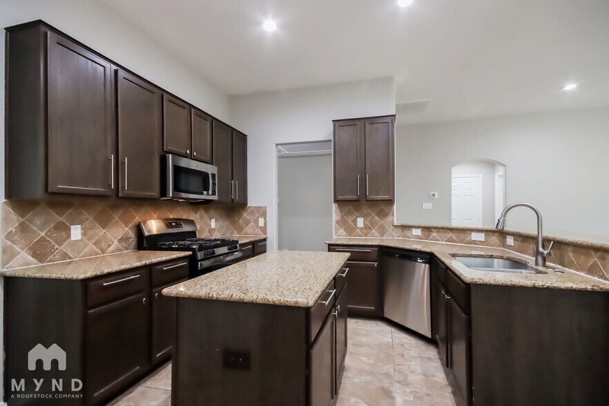 Building Photo - 20818 Falcon Hill St