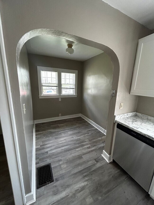 Building Photo - Washington Street Duplex