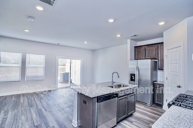 Building Photo - 126 Telford Dr