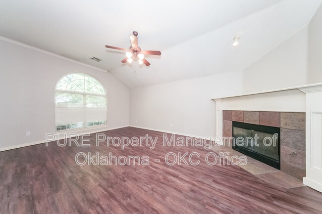 Building Photo - 7921 Azurewood Dr
