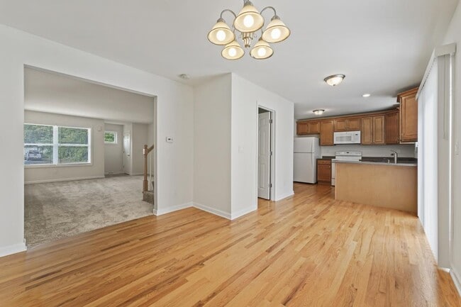 Building Photo - 54 Plank Rd