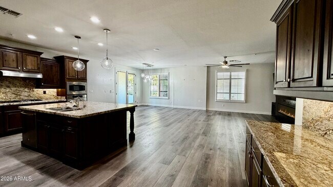 Building Photo - 1777 W Ocotillo Rd