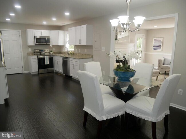Building Photo - 35600 Sassafras Dr