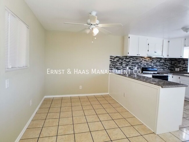 Building Photo - Beautiful 3 Bedroom 2 Bath Top Floor Condo...