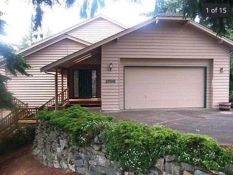 Primary Photo - 1709 Edwards Ct