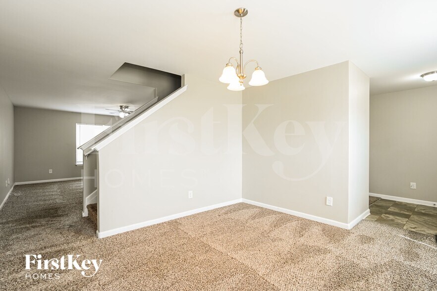 Building Photo - 9017 Sharpes Cir