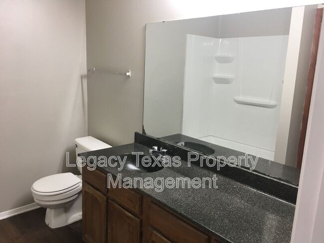 Building Photo - 1409 Courtney Pl