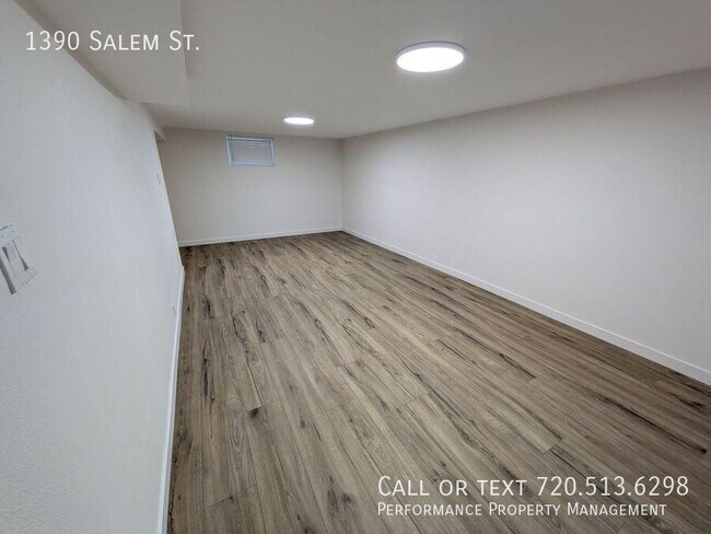 Building Photo - 1390 Salem St