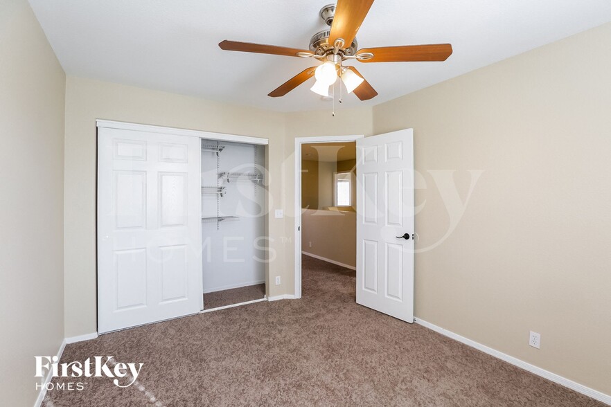 Building Photo - 8736 W Tuckey Ln