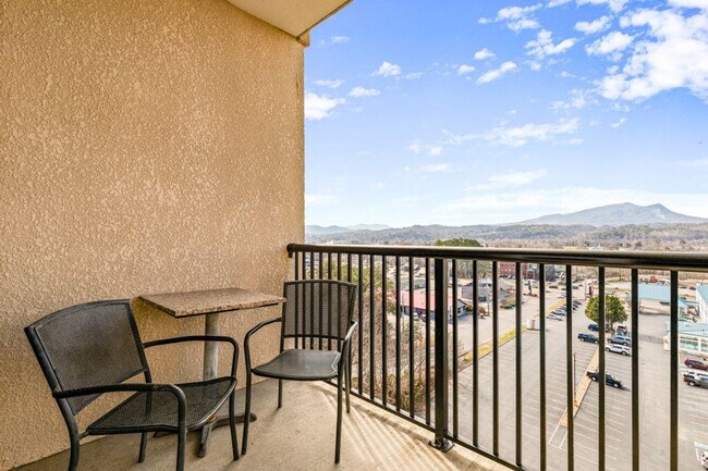 Building Photo - 124 Plaza Dr