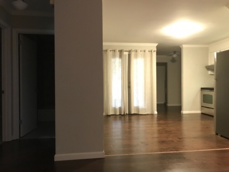 Building Photo - 7551 Leemont Dr