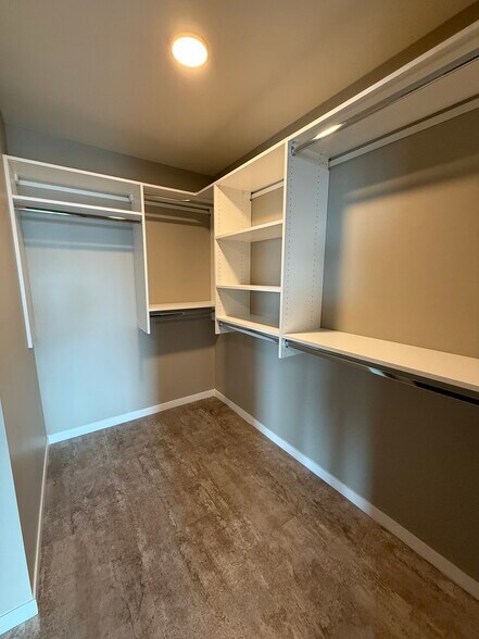 Building Photo - 917 W Washington Blvd