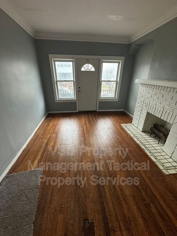 Building Photo - 3289 E 143rd St