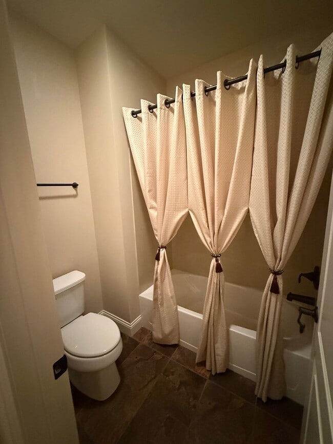 Building Photo - 36 Sag Harbor Ct