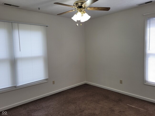 Building Photo - 250 Locust Ln