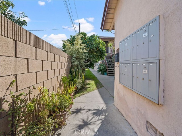 Building Photo - 9918 Ramona St